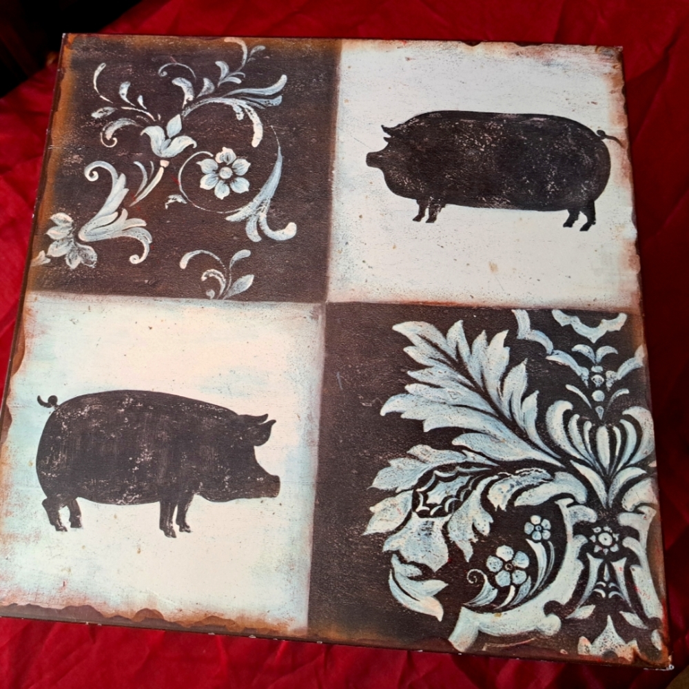 SHABBY CHIC METAL FLORAL WALL TILE PIGS.